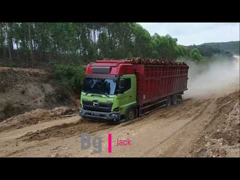 fuso-6-x-4-vs-fuso-8-x-4-vs-hino