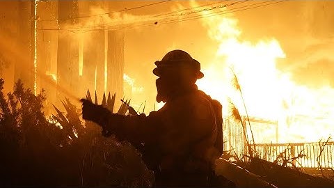 استمرار انتشار الحريق في ولاية كاليفورنيا في الولايات المتحدة