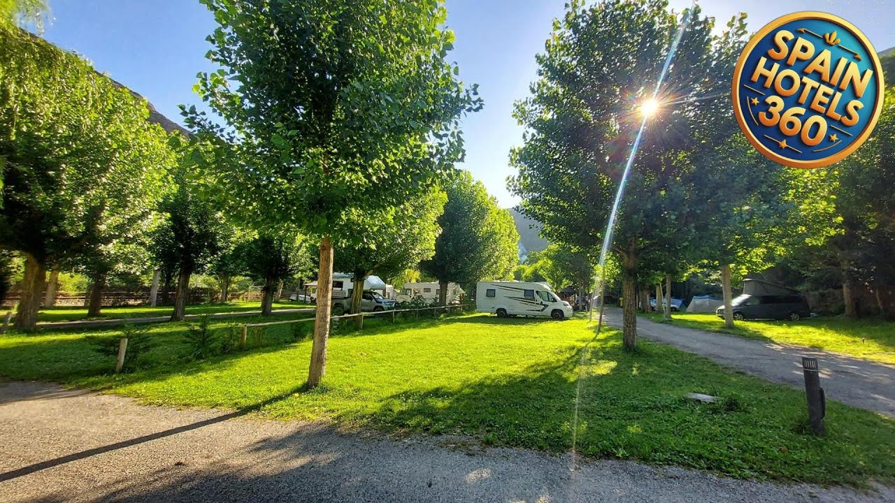 Camping Llavorsi | Rialp, Spain | Hotel Review 🏩