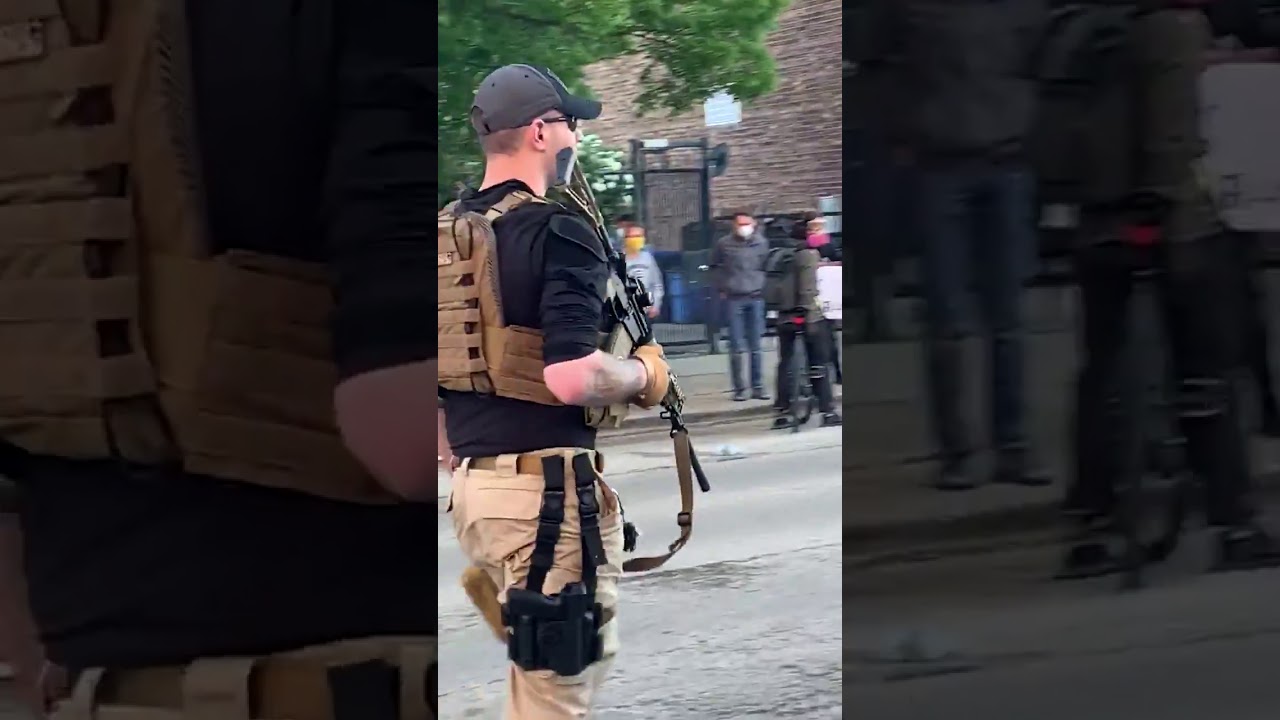 A Chicago man was turned away with no issue after pointing guns on black protestors