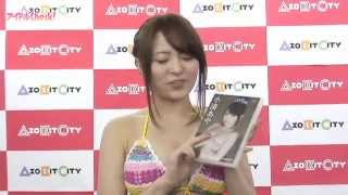 巨乳アイドルの小湊あい、恥じらいながらの手ブラシーンに挑戦