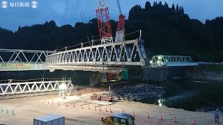 九州豪雨で流出した西瀬橋　欠損部分の仮復旧工事　／熊本