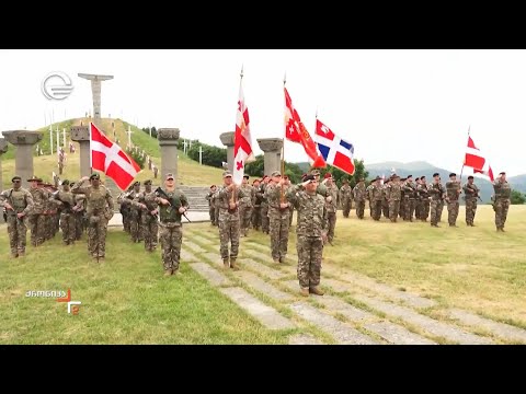 თავდაცვის მინისტრმა სერჟანტებს პროფესიული დღე დიდგორის მემორიალთან მიულოცა