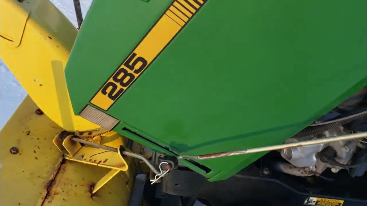 John Deere 285 Lawn Tractor - YouTube