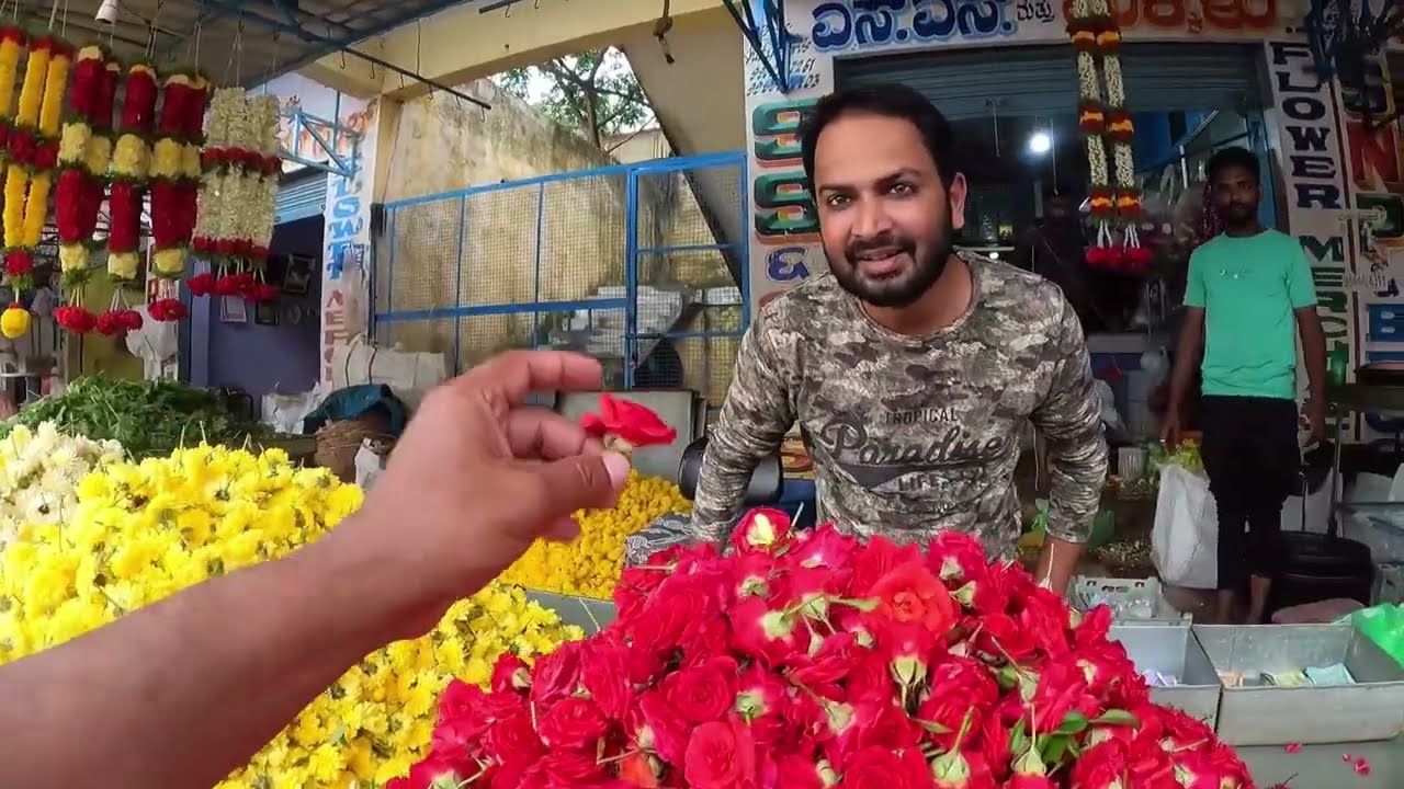 Walking in : Kolar Flower Market