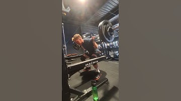 Week 2 : Pause squat 4x130kg RPE 7 set 3/3
