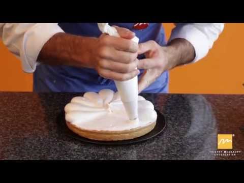 Vidéo: Faut-il mettre de la meringue sur une tarte chaude ?