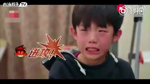 Spoiled chinese teenager physically assaulting his mother. ( English Caption) - DayDayNews