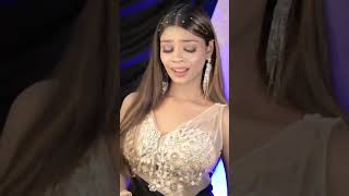 hello everyone it's your youngest makeup artist of Gorakhpur Yashi I done Cocktail makeup look