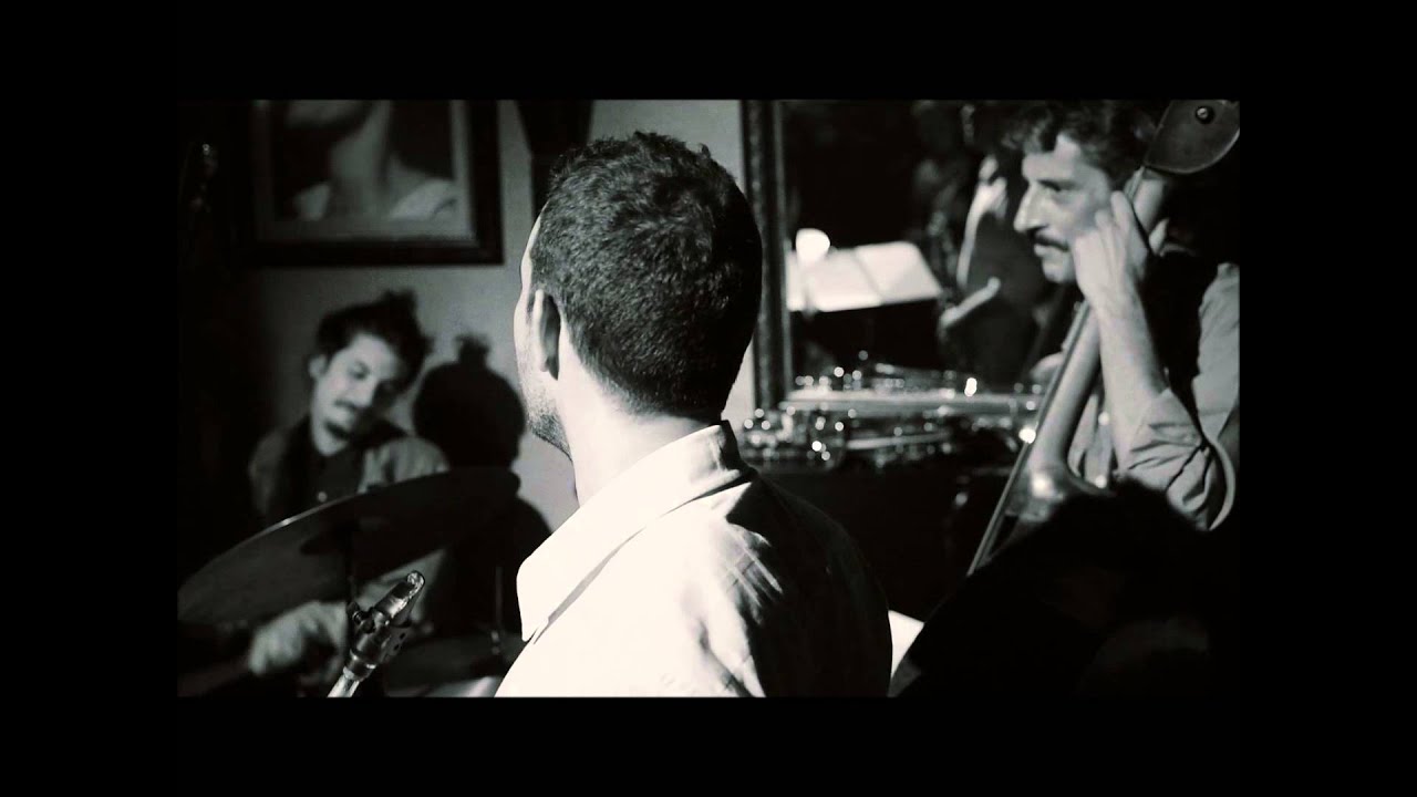 Off The Road Jazz trio -Trading over blues @ Notos