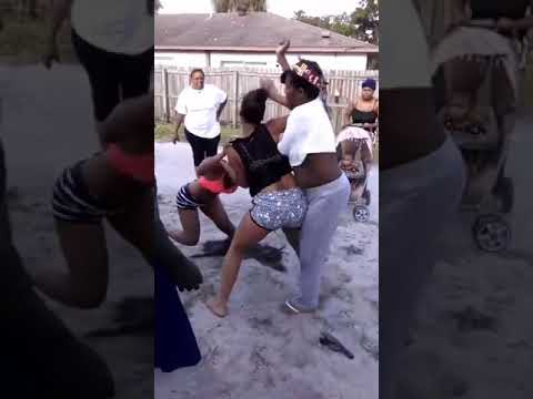 Girls hood fight - YouTube.