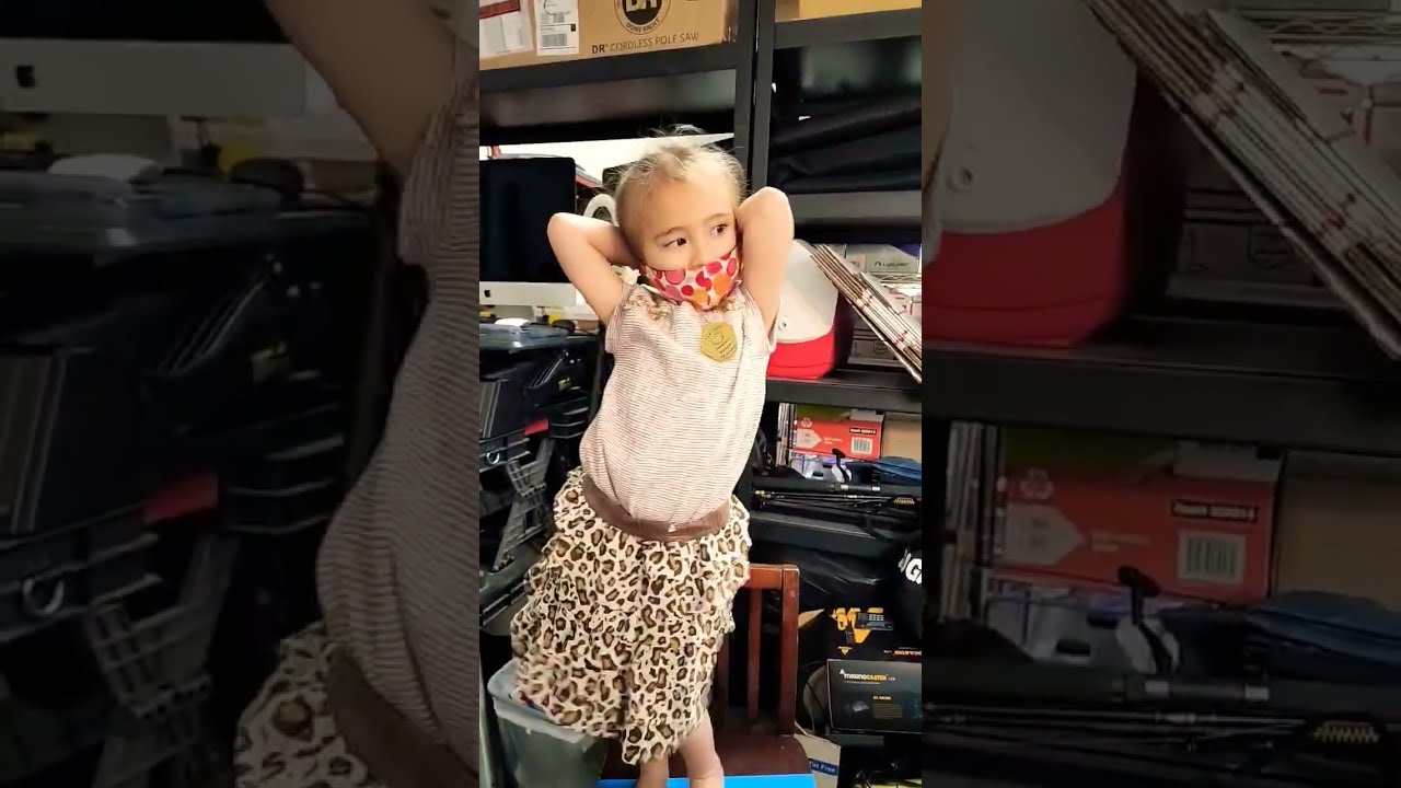 CUTE 3 YEAR OLD GIRL DANCING SUPER FUN Shorts Toddler Short Piggyback Cute Cutegirl