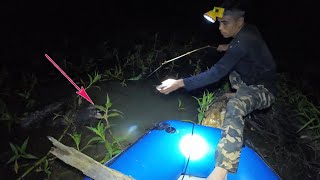 Xây Dựng Nơi Trú Ẫn An Toàn Nhất Tránh Thú Dữ Trong Rừng Già P1 || Fishing survival challenge