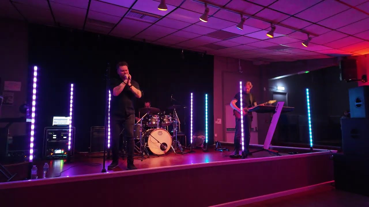 Tonton Neon Fields | Light Them Up (The Lawns Social Club, Taunton 21/02/2026) di YouTube Tonton Neon Fields | Light Them Up (The Lawns Social Club, Taunton 21/02/2026) di YouTube