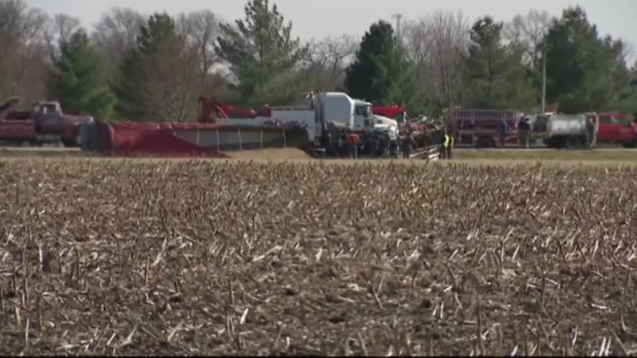 3 children, 2 adults die after school bus vs semi crash in Illinois ...