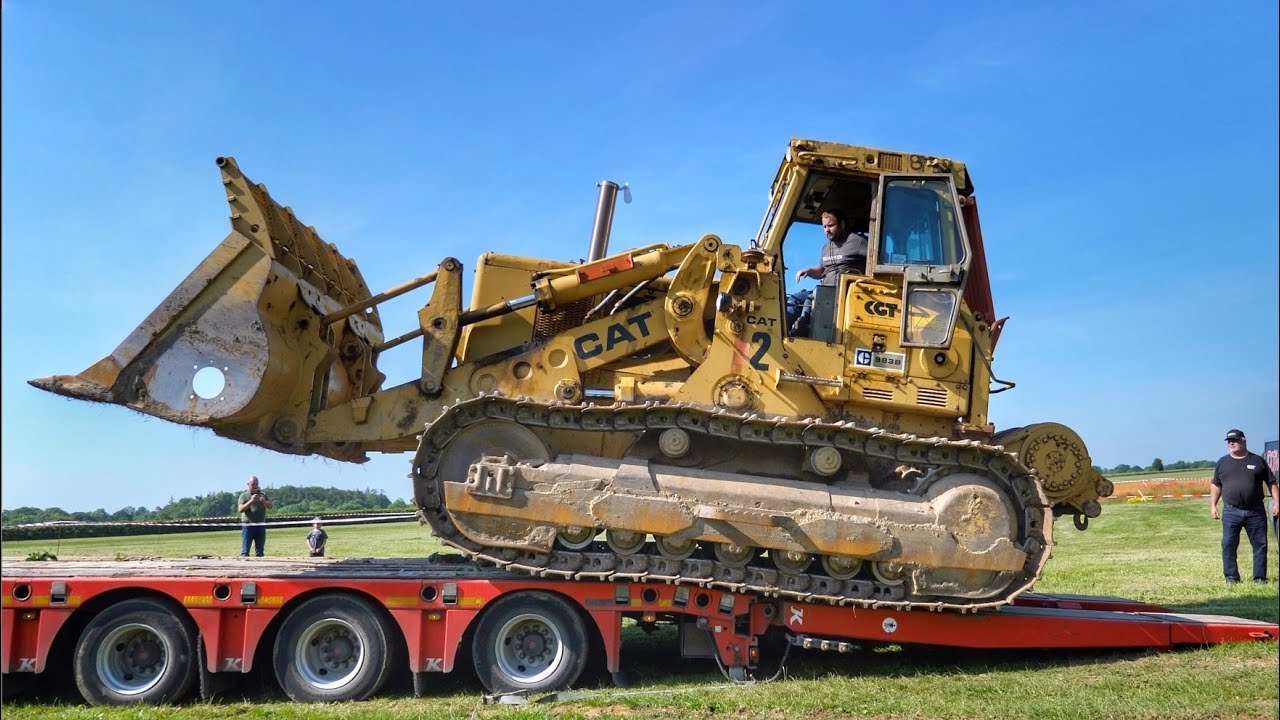 トレーラー CAT Cat 983B Tracked Loader in Action - YouTube