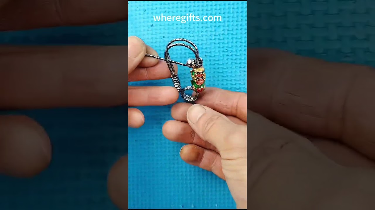 Handcrafted Elegance: Bespoke Stainless Steel Keychain Designs