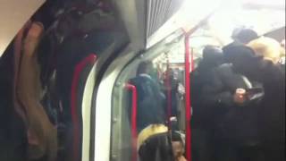 metroda inanılmaz olay - Homage to man pushed off tube