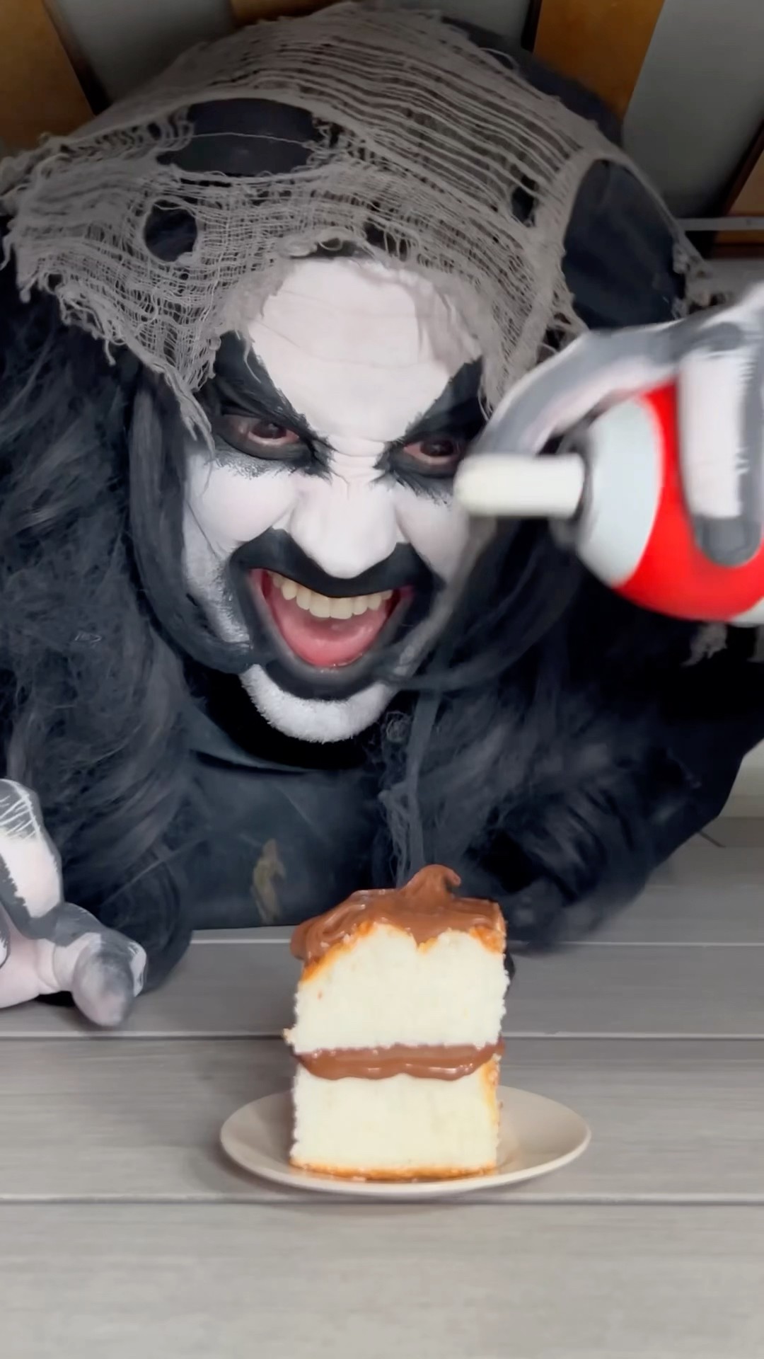 Monster makes mini cake ?? #shorts