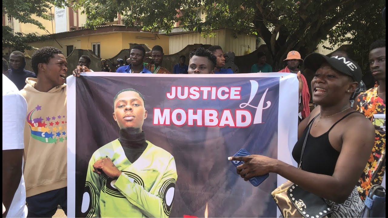 MOHBAD PROTEST GOING ON LIVE IN ALAUSA, LAGOS STATE  ASSEMBLY