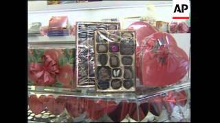 USA: WASHINGTON: VALENTINE'S DAY - AMERICAN STYLE