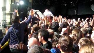 Jesus Lizard 09 - David Yow crowd surfs with bruised ribs...