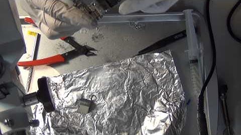 How to cut iphone 4 metal shell and repair backlight IC and coil