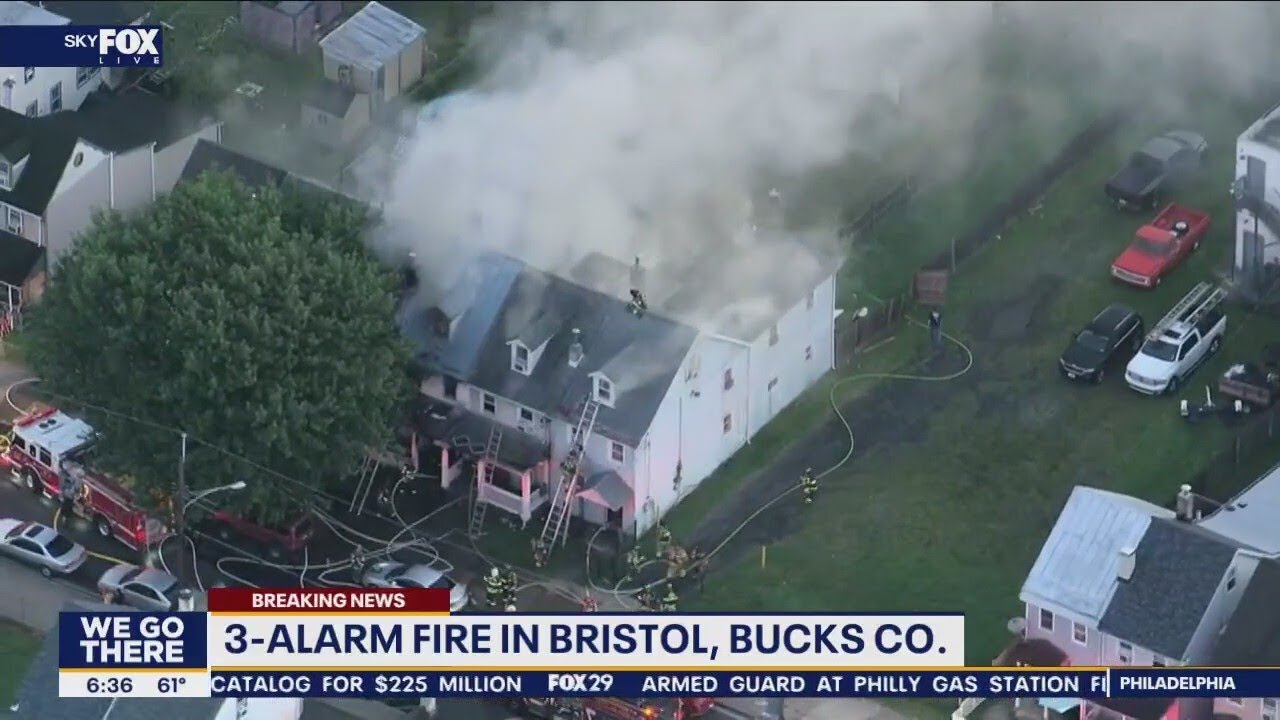 3-alarm fire spreading in Bucks County neighborhood - YouTube