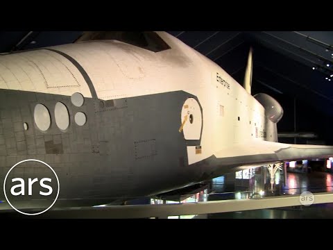 ვიდეო: სადაც გამოფენილია Enterprise Shuttle
