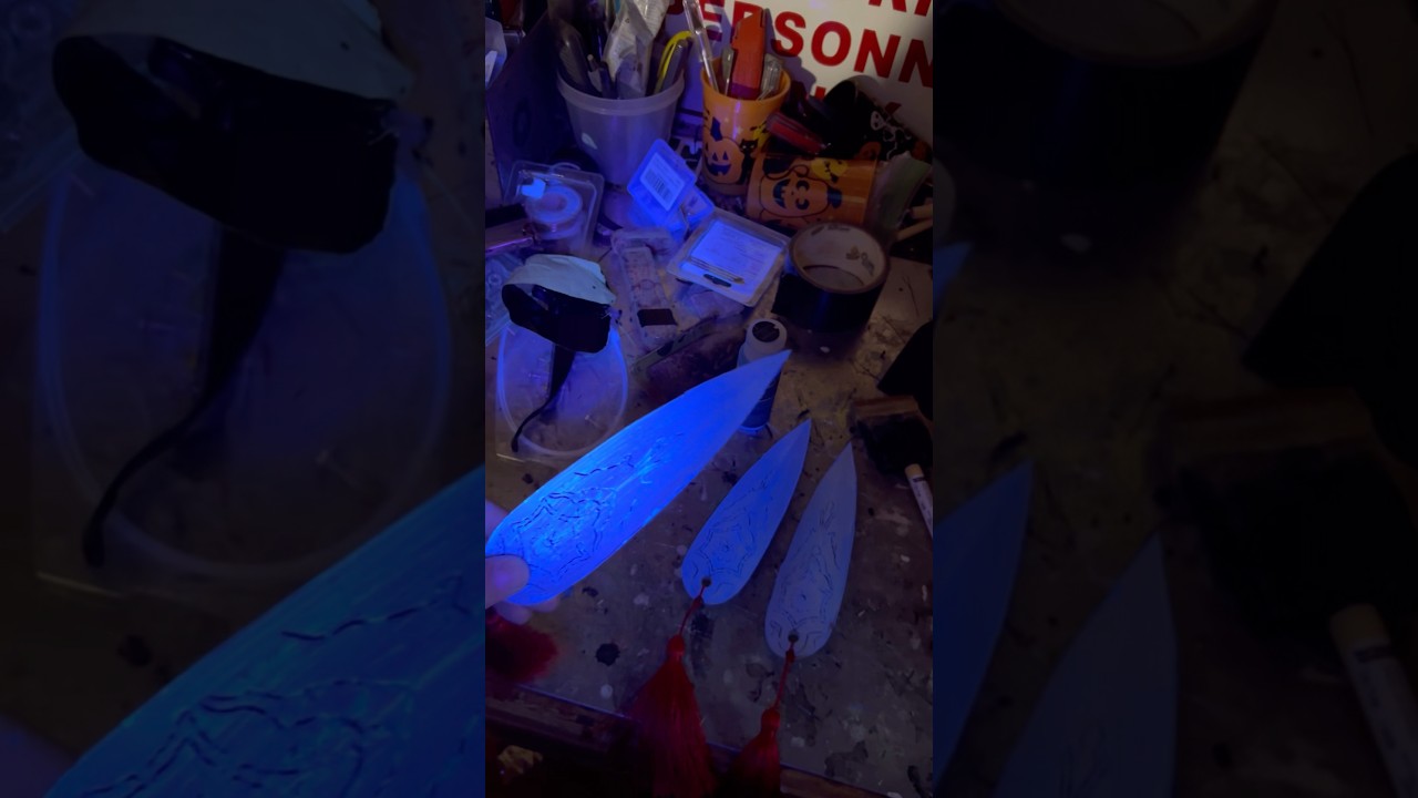 Cosplay Zoey Weapons!