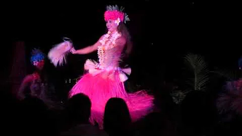 Royal Hawaiian Luau - Aha Aina - Hula Dancers 02
