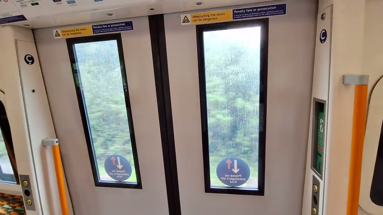 London Overground Mildmay Line Journey: Highbury & Islington to Camden Road