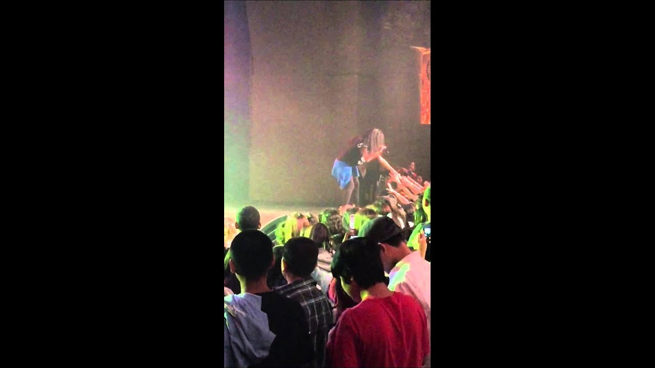 Simply Rayne Performing On Teen Nation Tour