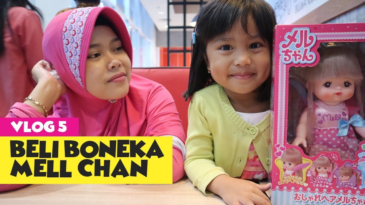 UNBOXING BONEKA BISA MAKAN + BUANG AIR. 