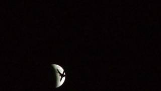 月食を横切る飛行機 Plane across the lunar eclipse