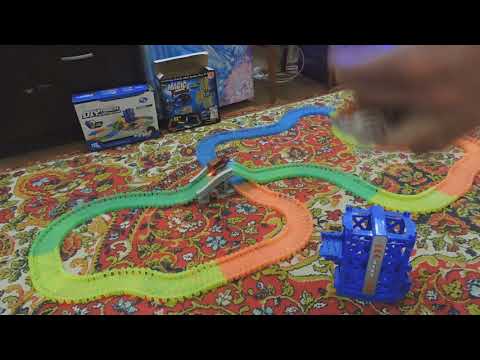 Гоночная трасса MAGIC TRACKS Крутые светящиеся Машинки