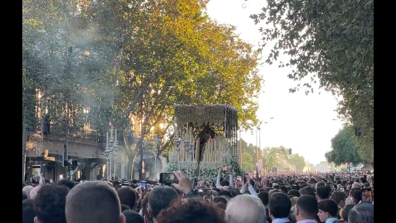 Esperanza de Triana en Reyes Católicos | Magna Sevilla 2024 | Marcha “Madre Esperanza”