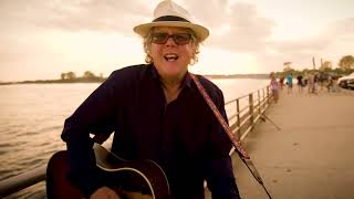 Video thumbnail of "Steve Forbert - "Fried Oysters" (Music Video)"