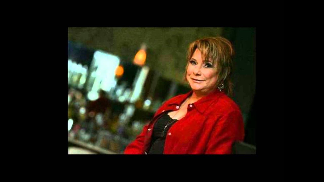 Watch Lucecita Benitez - Una noche se oyo en Borinquen on YouTube