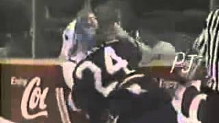 911403-Baumgartner vs Hunter