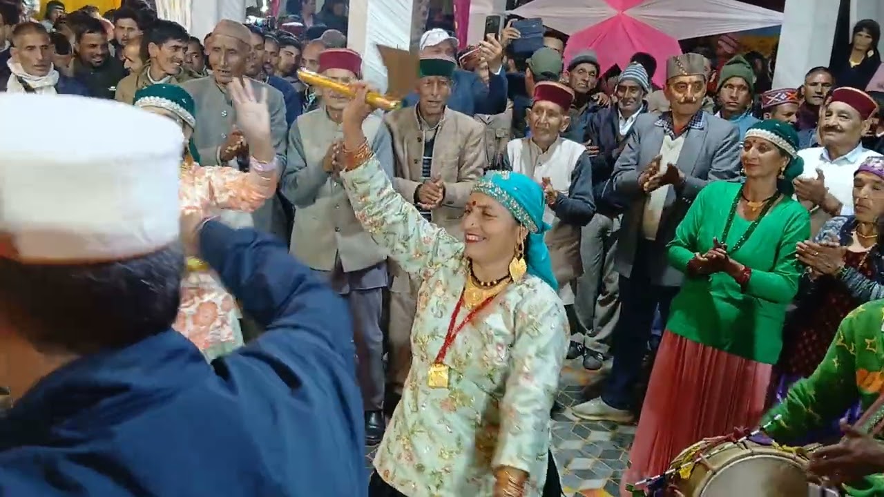 Kya #gajb ka #dance hai jonsari himachali jonpuri