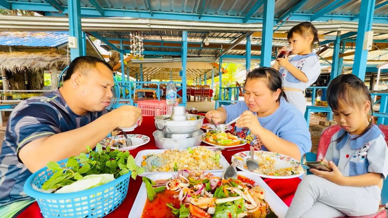 พากันมากินอาหารอร่อยเต็มโต๊ะที่แก่งกระเบาบรรยากาศร้อนแต่ดีมากจ้ะแซ่บๆจ้า08/04/68