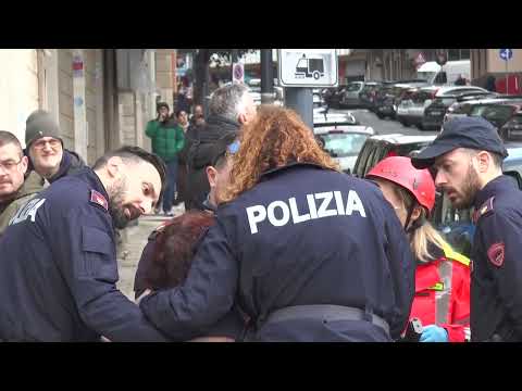 Video Incendio in appartamento a Taranto: donna salvata dai Vigili del Fuoco