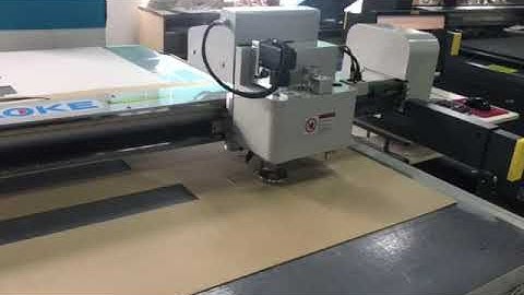 Corrugated paper packaging carton box die cut AOKE CNC flatbed digital sample cutter plotter machine
