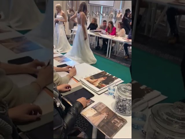 Amsterdam, presentazione collezioni sposa 2025 RANDY FENOLI e MODECA