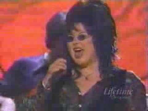 Crazy On You Live at Women Rock 2000 Concert. Ann and Nancy are just great!