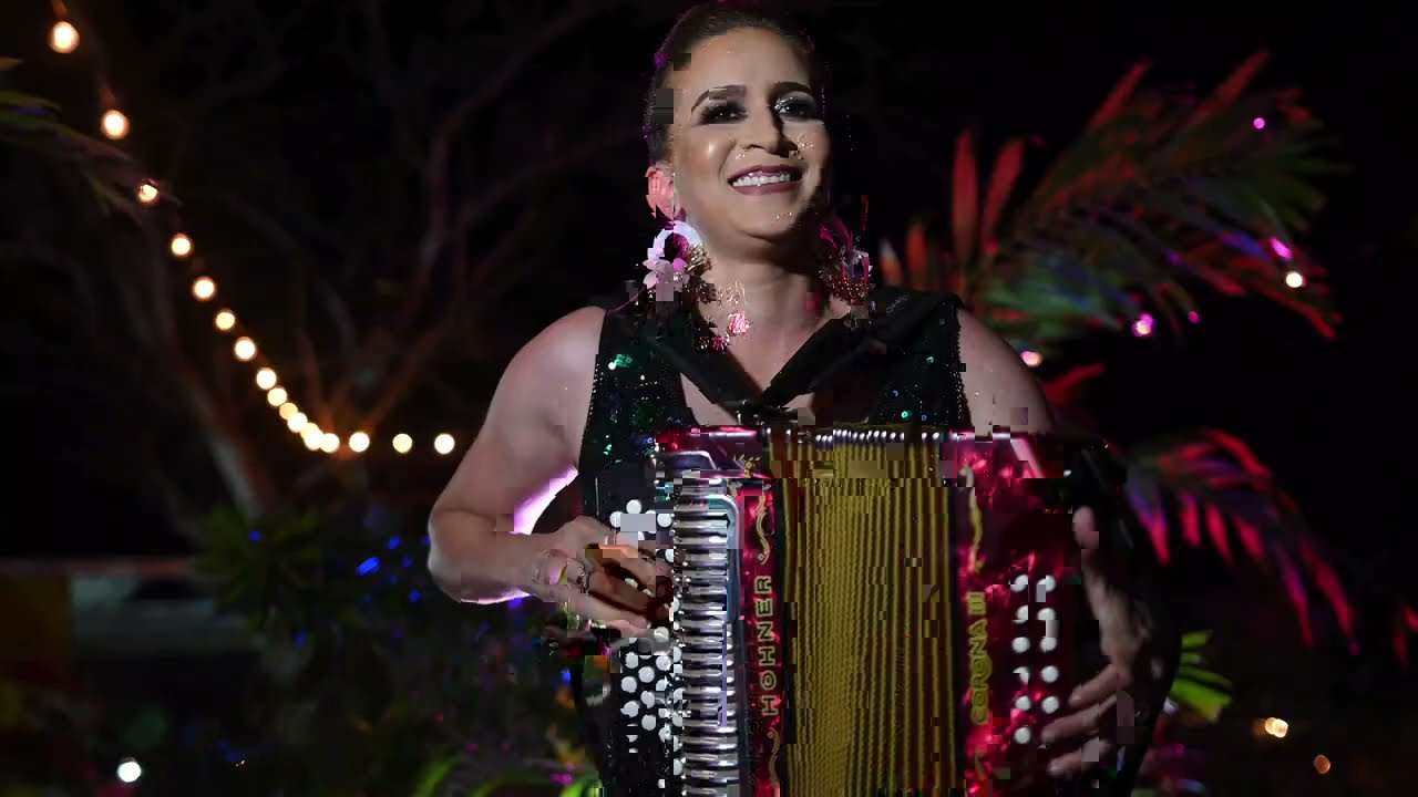 TEQUILA Y SAL DANIA MARÍA & MADELAINE PINEDA  LOS DISTINGUIDOS VIDEO OFICIAL