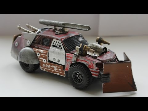 Video: Mad Max Su Un Telefono Per Auto