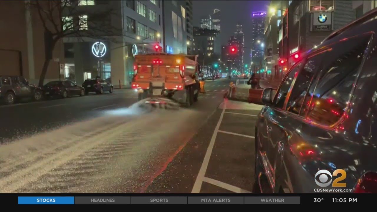 NYC Officials Trying To Stay Ahead Of Snow Clean-Up - YouTube