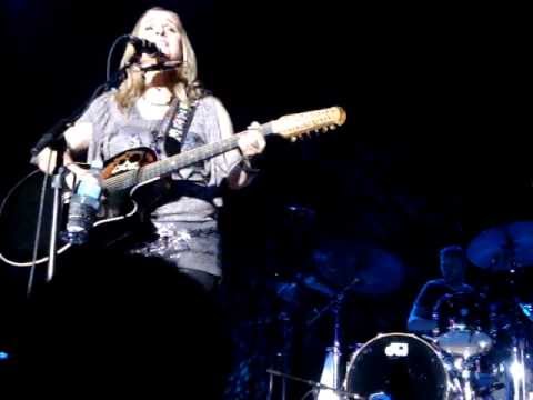 australia แปลว่า Melissa Etheridge - Similar Features and All The Way To Heaven Live in Adelaide July 17th 2012